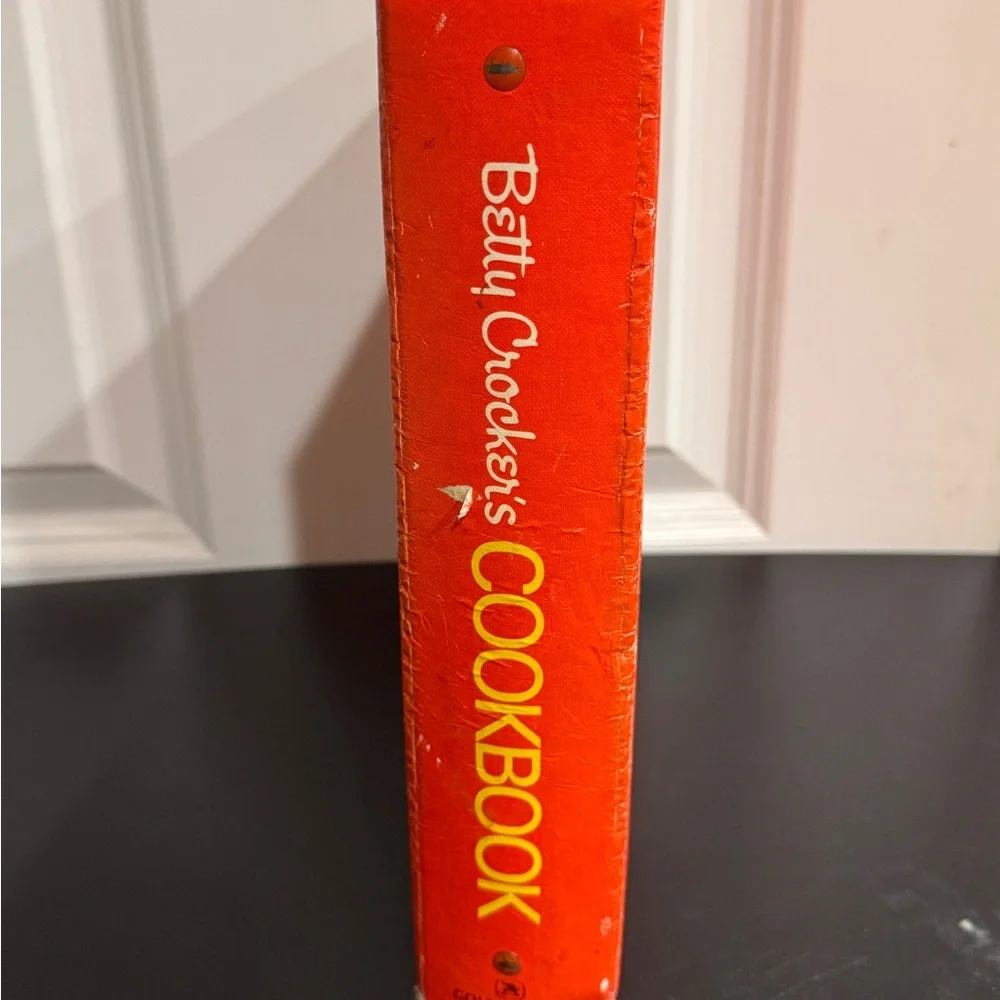 Vintage Betty Crocker's Cookbook twenty sixth printing 1976 5 ring binder book